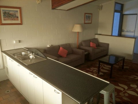 Arkana Motel - Whitsundays Accommodation 1