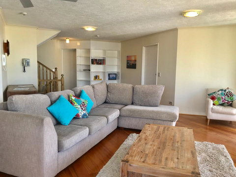 Rainbow Bay Resort Holiday Apartments - Whitsundays Accommodation 2