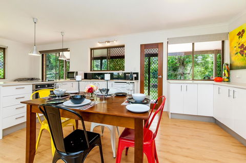 Arthouse - Whitsundays Accommodation 0
