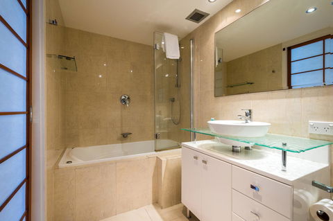 Breakers North Absolute Beachfront Apartments - Official - Whitsundays Accommodation 5