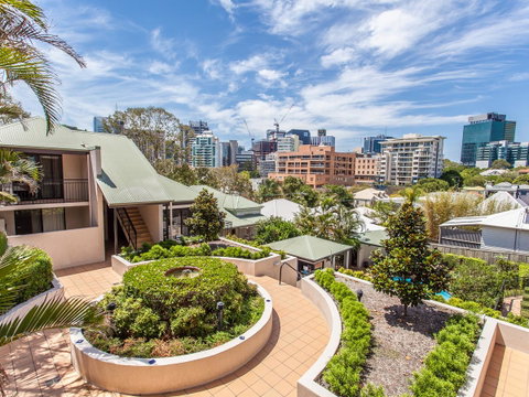 Spring Hill Mews Apartments - Whitsundays Accommodation 1