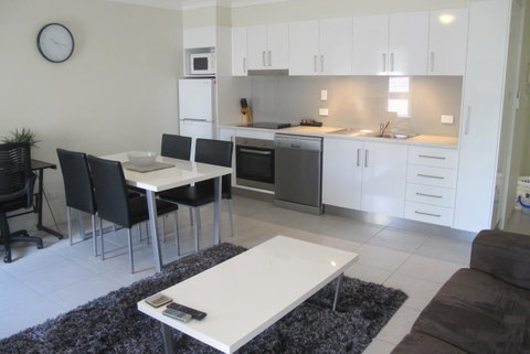 Spring Hill Mews Apartments - Whitsundays Accommodation 15