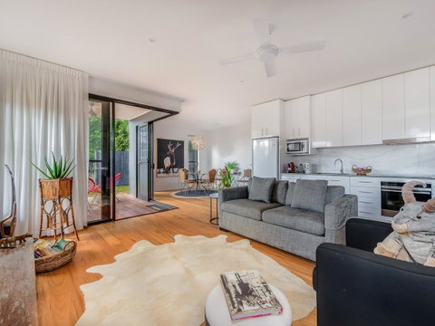 Sam's Buderim Mountain Guest House - Whitsundays Accommodation 0