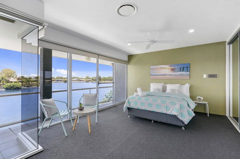 Havana Blue - Large 4 Bedroom Family Home - Whitsundays Accommodation 15