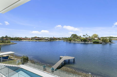 Havana Blue - Large 4 Bedroom Family Home - Whitsundays Accommodation 7