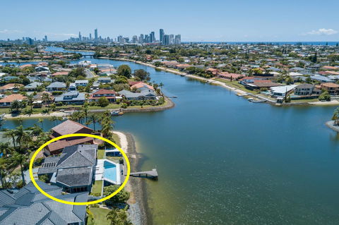 Havana Blue - Large 4 Bedroom Family Home - Whitsundays Accommodation 8