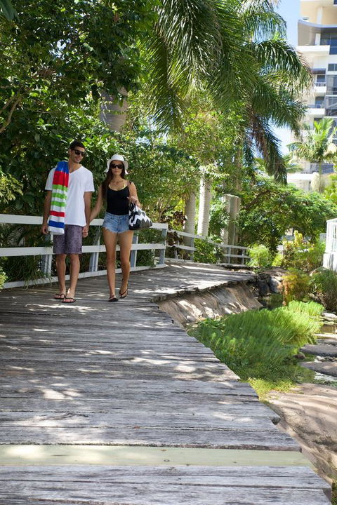 Surfers Mayfair - Whitsundays Accommodation 7