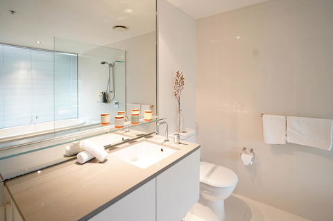 Circle On Cavill Surfers Paradise Apartments-Holiday Paradise - Whitsundays Accommodation 0