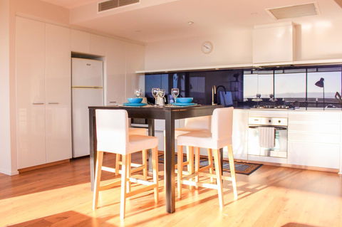 Circle On Cavill Surfers Paradise Apartments-Holiday Paradise - Whitsundays Accommodation 17