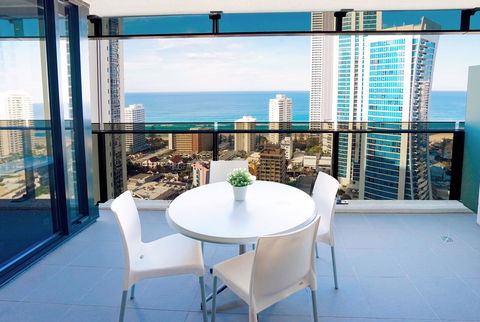 Circle On Cavill Surfers Paradise Apartments-Holiday Paradise - Whitsundays Accommodation 2