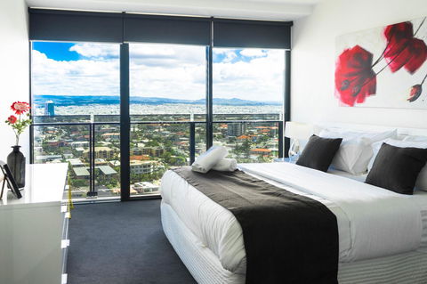 Circle On Cavill Surfers Paradise Apartments-Holiday Paradise - Whitsundays Accommodation 3
