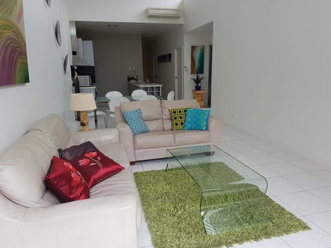 Sutton's Beach Unit - Whitsundays Accommodation 0