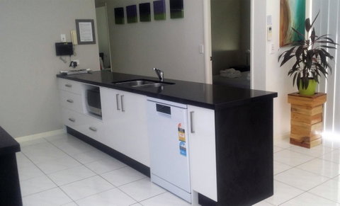 Sutton's Beach Unit - Whitsundays Accommodation 2