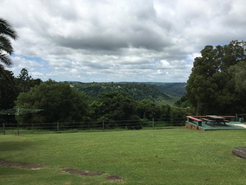 Montville Holiday Apartments - Whitsundays Accommodation 26