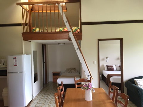 Montville Holiday Apartments - Whitsundays Accommodation 27