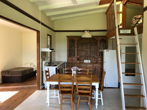 Montville Holiday Apartments - Whitsundays Accommodation 13