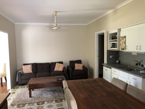 Montville Holiday Apartments - Whitsundays Accommodation 15