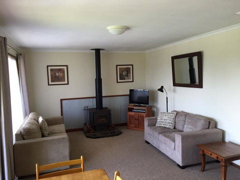 Montville Holiday Apartments - Whitsundays Accommodation 19