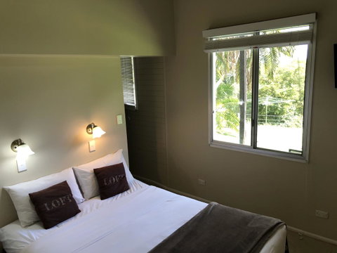Montville Holiday Apartments - Whitsundays Accommodation 11