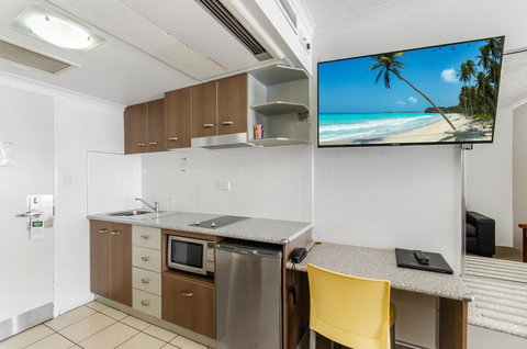 Waters Edge The Strand - Whitsundays Accommodation 3