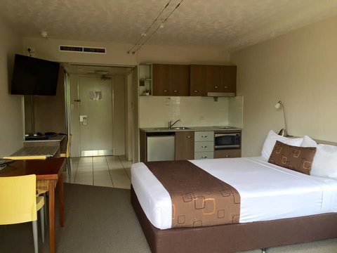 Waters Edge The Strand - Whitsundays Accommodation 1