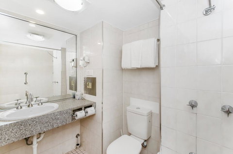 Waters Edge The Strand - Whitsundays Accommodation 2