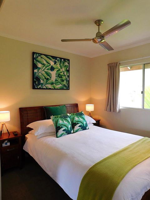 Watersons At Airlie Central Apartments - Whitsundays Accommodation 3