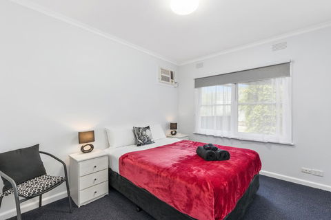 Wattle Grove Villa - Whitsundays Accommodation 1