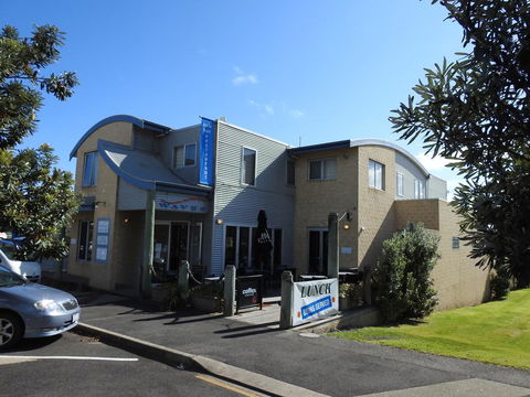 Waves Luxury Suites - Whitsundays Accommodation 3