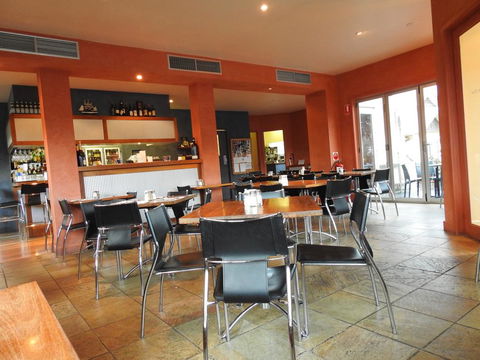 Waves Luxury Suites - Whitsundays Accommodation 0