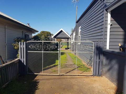 Welcome Stranger Cottage - Whitsundays Accommodation 2