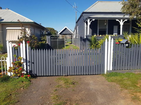 Welcome Stranger Cottage - Whitsundays Accommodation 1