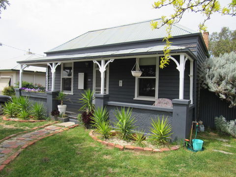 Welcome Stranger Cottage - Whitsundays Accommodation 0