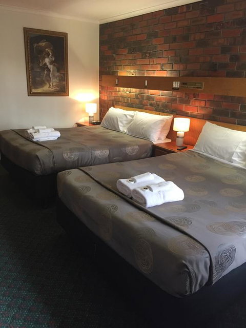 Wentworth Club Motel - Whitsundays Accommodation 3
