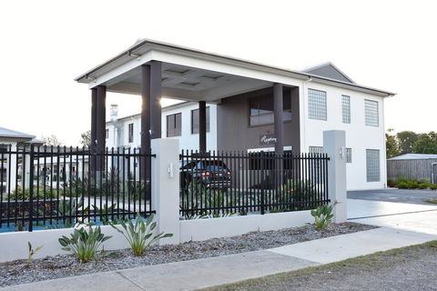 Western Downs Motor Inn - Whitsundays Accommodation 0