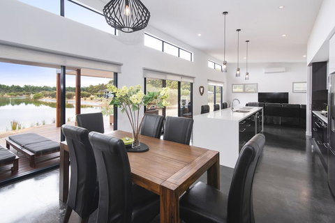 Wharfedale - Whitsundays Accommodation 1