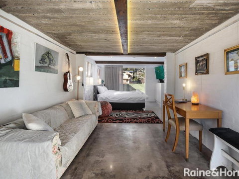 White Beach Studio - 42a Ash Street - Whitsundays Accommodation 0