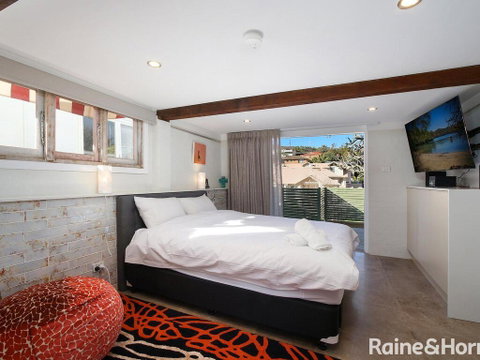White Beach Studio - 42a Ash Street - Whitsundays Accommodation 3