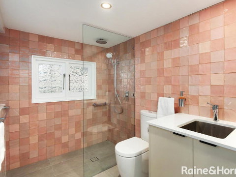 White Beach Studio - 42a Ash Street - Whitsundays Accommodation 2