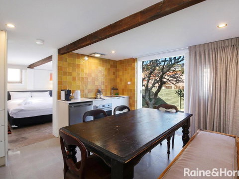 White Beach Studio - 42a Ash Street - Whitsundays Accommodation 1