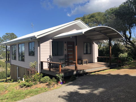 White Cedar Cottage - Whitsundays Accommodation 0