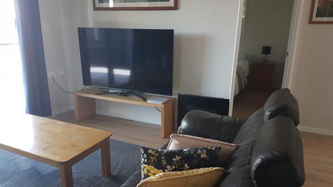 White Cedar Cottage - Whitsundays Accommodation 2