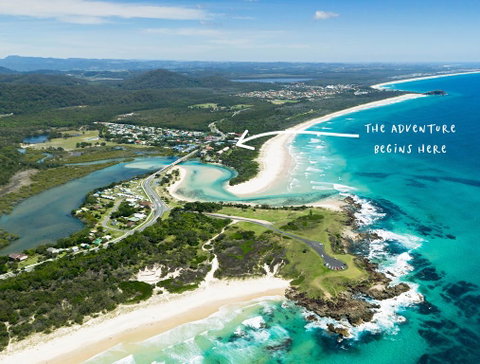 White Waves On The Beach - Whitsundays Accommodation 0