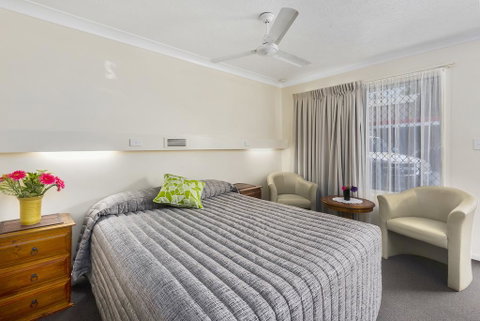 Whiteoaks Motel & Lodges - Whitsundays Accommodation 3