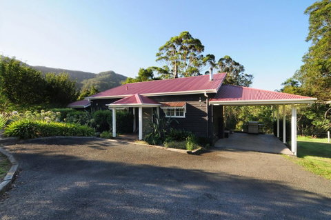 Willabrook Retreat - Rest Cottage - Spoil Yourself! - Whitsundays Accommodation 3
