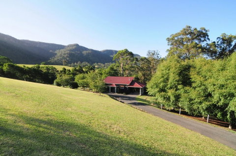 Willabrook Retreat - Rest Cottage - Spoil Yourself! - Whitsundays Accommodation 1