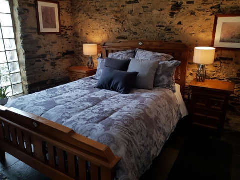 William Hunt's Retreat - Redwood Studio - Whitsundays Accommodation 2