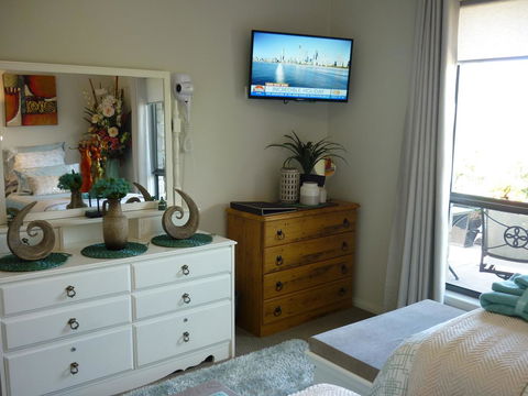 Willowbank Drive Bed & Breakfast - Whitsundays Accommodation 2