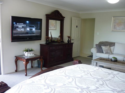 Willowbank Drive Bed & Breakfast - Whitsundays Accommodation 1