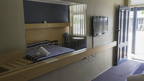 Windsor Motel - Whitsundays Accommodation 1